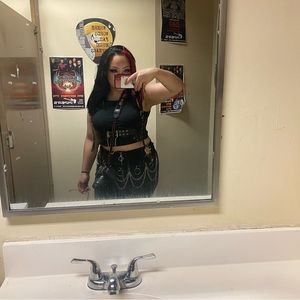 Meet your Posher, Samara